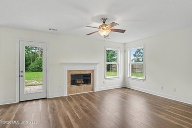 NEW REDUCED PRICE! Nestled in a quiet Cul de sac, this - photo 4