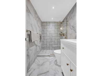 One-of-a-kind and unlike anything else in Essex Tower, this - photo 28