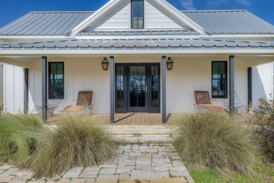Nestled in the picturesque countryside just minutes from Round - photo 4