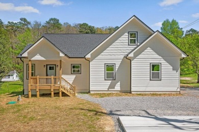 Lake Home For Sale in Soddy-Daisy, Tennessee