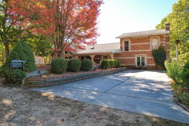 Grand Lake O the Cherokees Home For Sale in Wyandotte Oklahoma