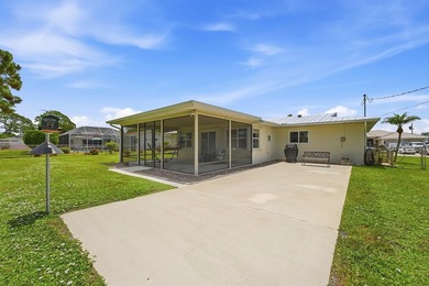 Fully renovated CBS home situated on an over sized .33 acre lot - photo 5