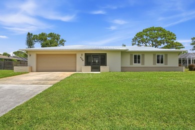 Fully renovated CBS home situated on an over sized .33 acre lot - photo 6