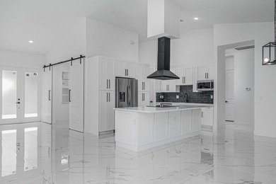 Stunning Move-In Ready New Construction on an Incredible Lot! - photo 2