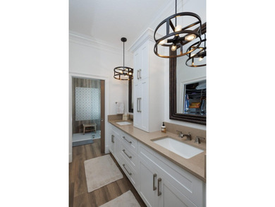 This is a TOTALLY UPDATED absolutely lovely VILLA in Monarch - photo 18