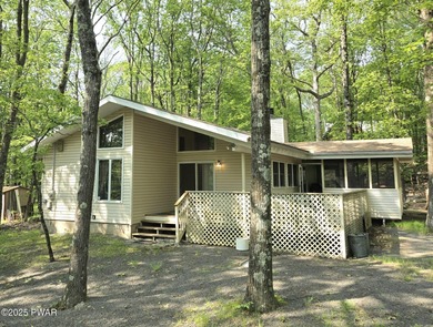 Hemlock Lake Home For Sale in Lords Valley Pennsylvania