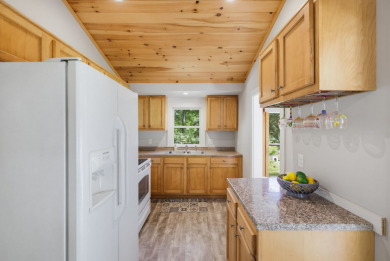 Lake Living at its Finest - photo 9