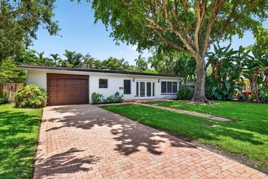 Beautifully updated Florida Ranch home overlooking Cliff Lake - photo 4