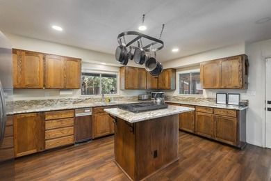 Opportunity awaits! This classic Bass Lake cabin offers the - photo 9