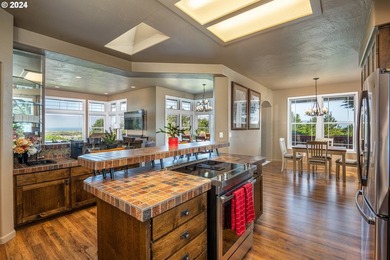 Wake up to sweeping views of the Pacific Ocean, Siuslaw River - photo 11