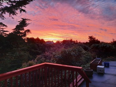 Wake up to sweeping views of the Pacific Ocean, Siuslaw River - photo 29