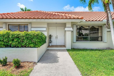 Beautiful, impeccably maintained, move-in ready 3/2/2 in the - photo 4