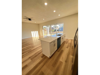 Seller is offering SELLER CONCESSIONS. Prime Location! Step into - photo 6