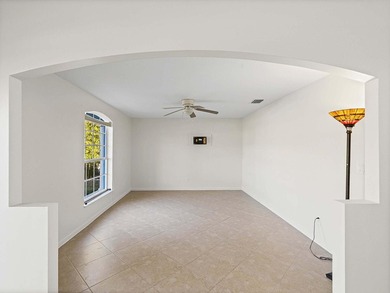 This move-in-ready single-family home blends comfort, privacy - photo 15
