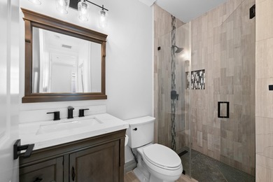 Welcome to the gated community of Canyon Lakes! This beautifully - photo 17