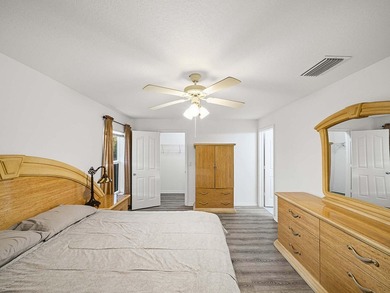 This move-in-ready single-family home blends comfort, privacy - photo 21