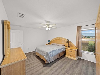 This move-in-ready single-family home blends comfort, privacy - photo 27