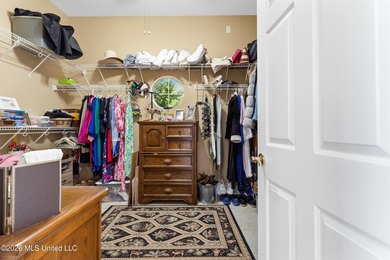 Beautiful updated maintained home. Corner lot on Cul De Sac in - photo 31