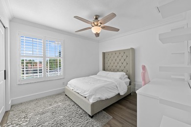 Welcome to the gated community of Canyon Lakes! This beautifully - photo 31