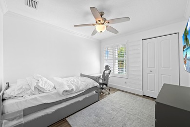 Welcome to the gated community of Canyon Lakes! This beautifully - photo 32