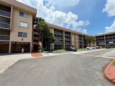 Welcome to this beautifully updated 1-bedroom, 1-bath condo - photo 2