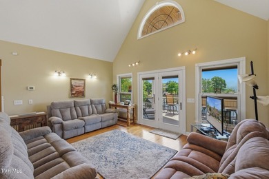 Welcome to your dream lakefront retreat on the pristine shores - photo 17