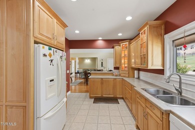 Welcome to your dream lakefront retreat on the pristine shores - photo 25