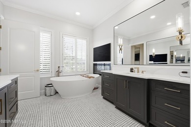 Welcome to this extraordinary single-level brick estate where - photo 28