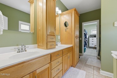 Welcome to your dream lakefront retreat on the pristine shores - photo 29