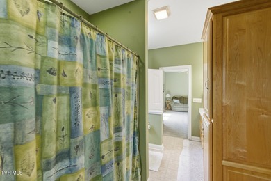 Welcome to your dream lakefront retreat on the pristine shores - photo 31