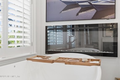 Welcome to this extraordinary single-level brick estate where - photo 32