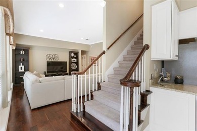 Gorgeous custom home in English Turn prominent & renowned golf - photo 3