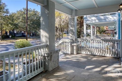 Exceptional opportunity to own a fully renovated duplex in - photo 4