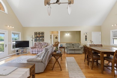 Welcome to your dream lakefront retreat on the pristine shores - photo 34