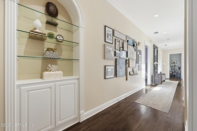 Welcome to this extraordinary single-level brick estate where - photo 39