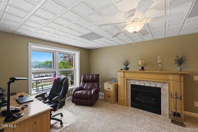 Welcome to your dream lakefront retreat on the pristine shores - photo 41