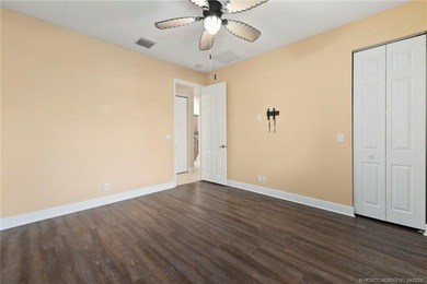 Beautifully appointed concrete block 3BR/3BA home with a split - photo 12
