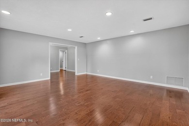 Villa San Jose charmer at 8677 San Servera Drive W! This roomy 3 - photo 14