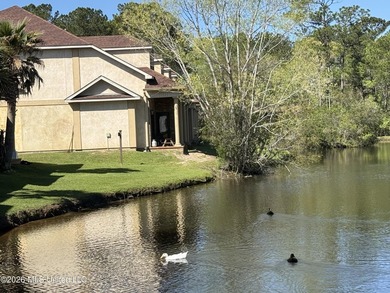 Beautiful Lakefront Townhome on Capri Place. The Desirable - photo 6