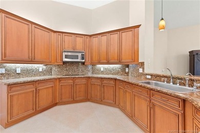 Beautifully appointed concrete block 3BR/3BA home with a split - photo 16