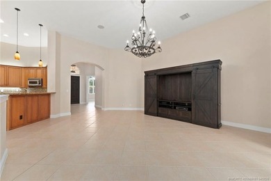 Beautifully appointed concrete block 3BR/3BA home with a split - photo 18