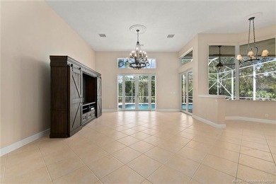 Beautifully appointed concrete block 3BR/3BA home with a split - photo 20
