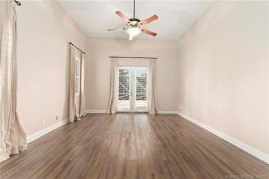 Beautifully appointed concrete block 3BR/3BA home with a split - photo 23