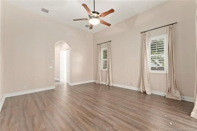 Beautifully appointed concrete block 3BR/3BA home with a split - photo 24