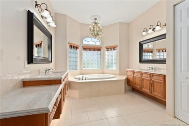 Beautifully appointed concrete block 3BR/3BA home with a split - photo 25