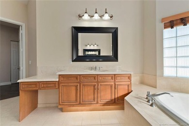 Beautifully appointed concrete block 3BR/3BA home with a split - photo 26