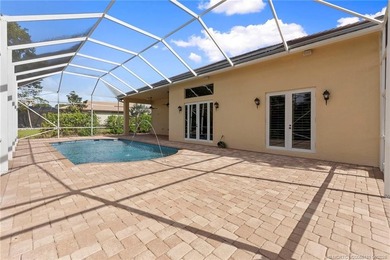 Beautifully appointed concrete block 3BR/3BA home with a split - photo 32