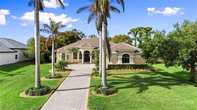 Beautifully appointed concrete block 3BR/3BA home with a split - photo 37