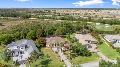 Beautifully appointed concrete block 3BR/3BA home with a split - photo 41