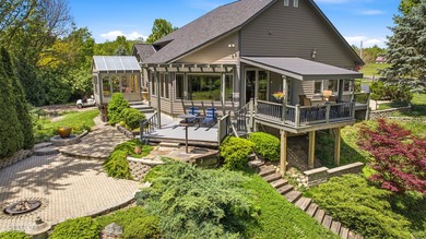 Perfectly positioned on a private 2 acre riverfront cul-de-sac - photo 7